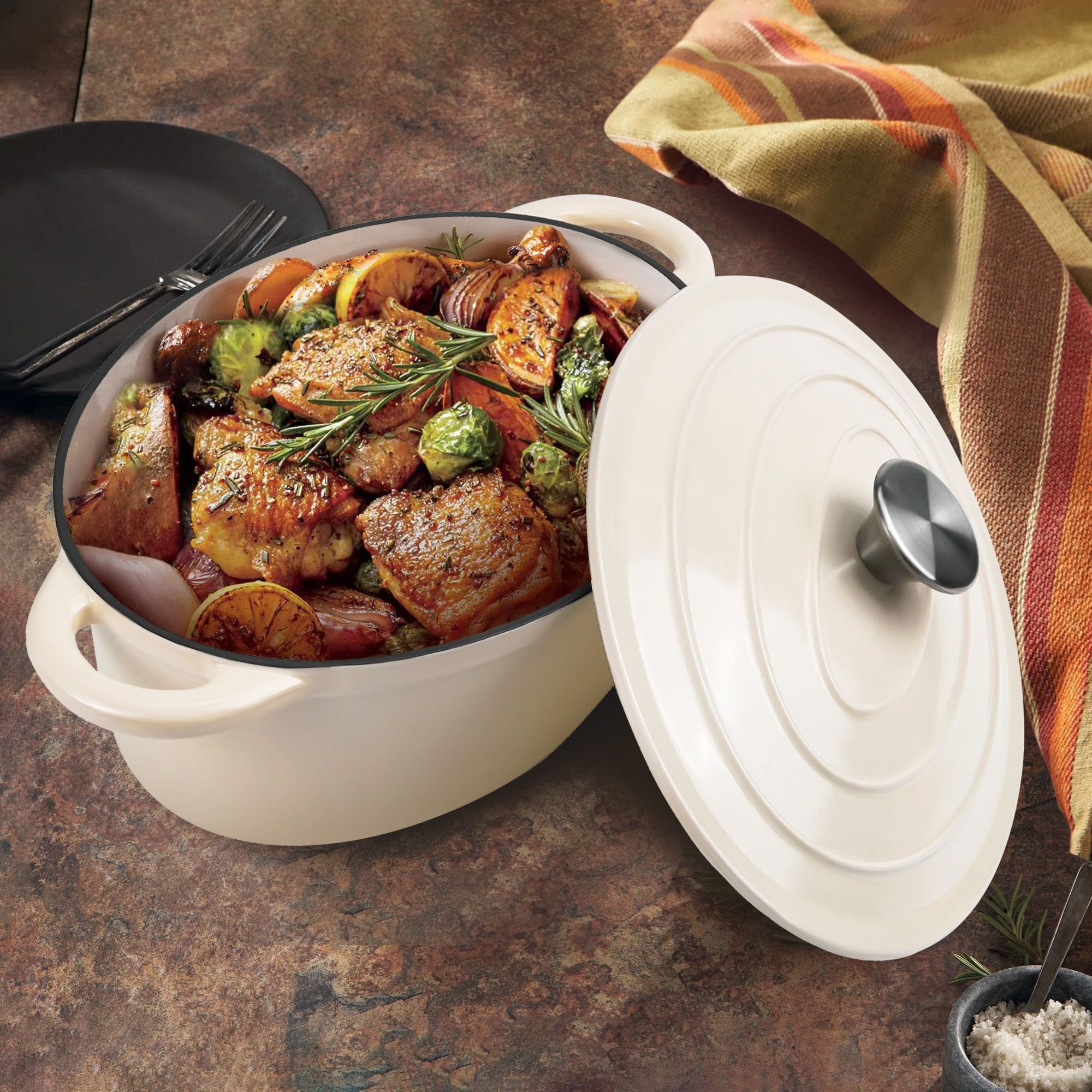 Cast iron soup POTS are suitable for various tools, such as ceramic, gas, induction cookers or barbecue grills. It can be used for cooking (Color: Milky white)